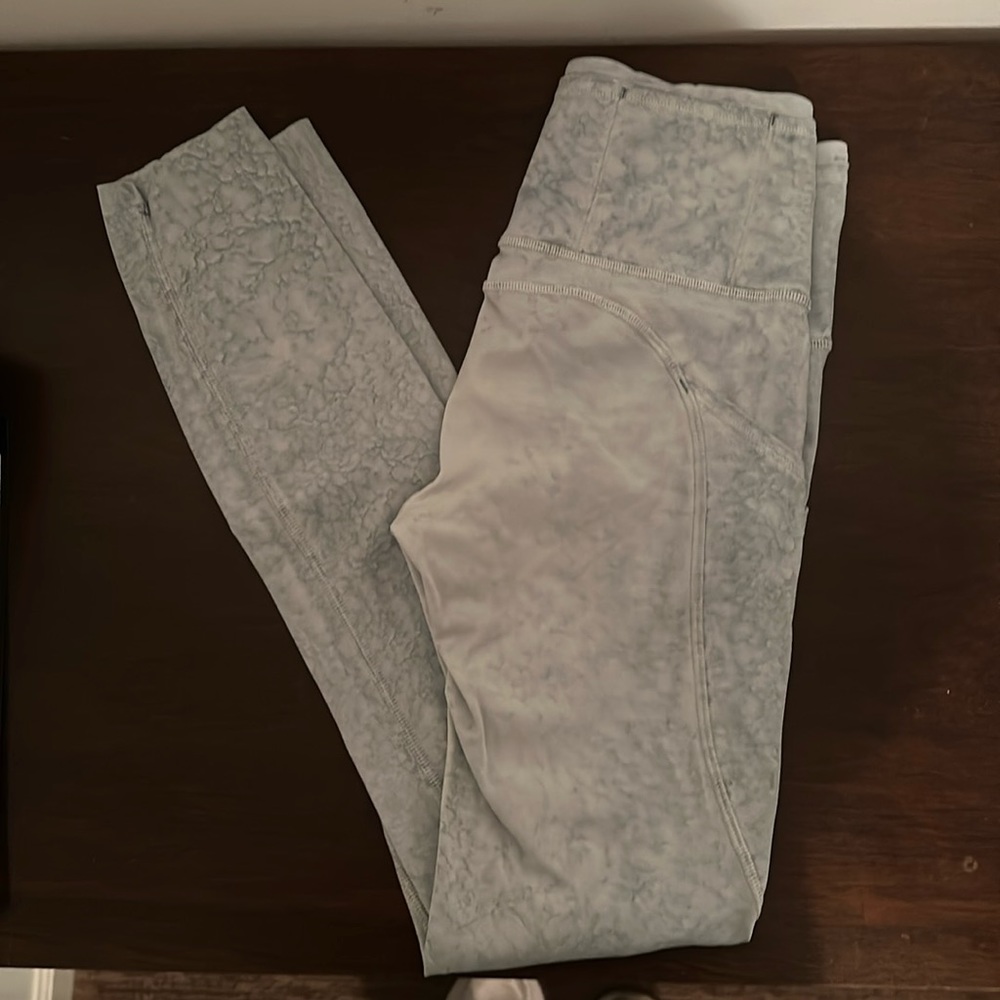 Lululemon Blue Water Drop Print 25" Legging w/ Side Pocket Size: 2